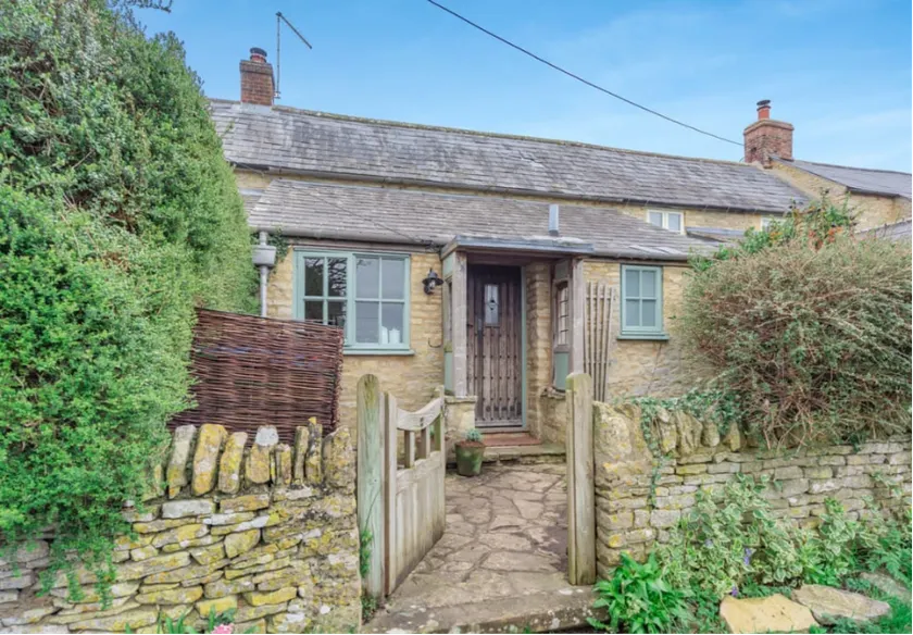 Little Cottage Shipton - Image 1
