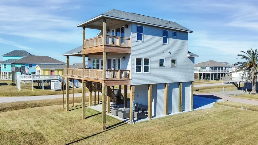 La Buena Brisa - The Good Breeze with Gulf views. - Image 1