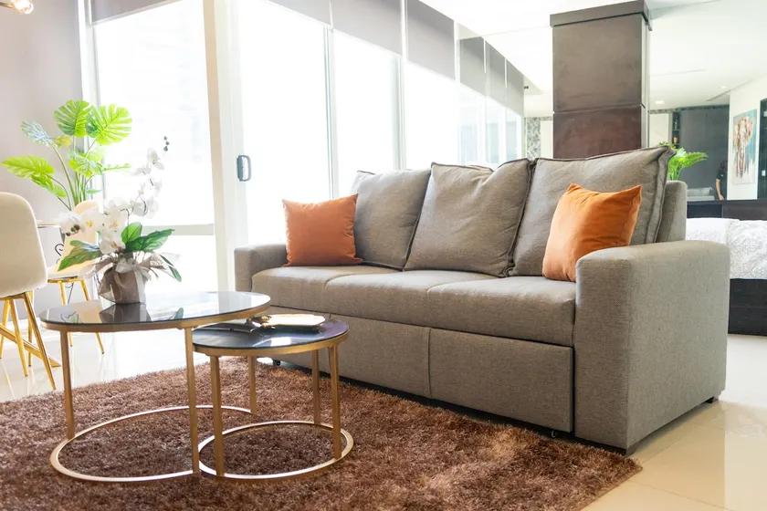 New Glamorous Apt King Bed w/Pool + Free Parking - Image 1
