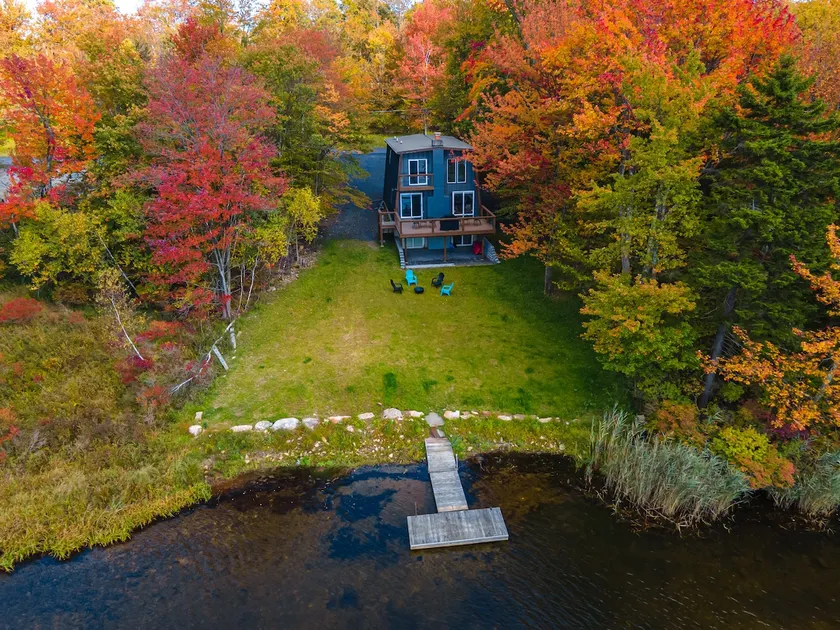 Lakeside Chalet 3BR Fire Pit Pet Friendly - Image 1