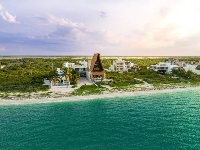 Las Olas Residence · Luxury Beachfront Villa · - Image 1
