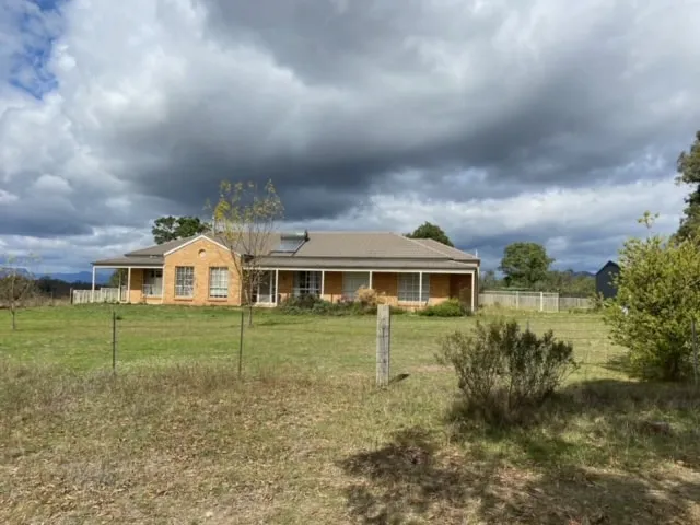 Country House with Stunning Views - Image 1