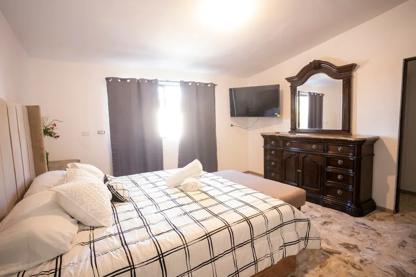 Valle Verde | 2 Rec | Cozy with Parking - Image 1