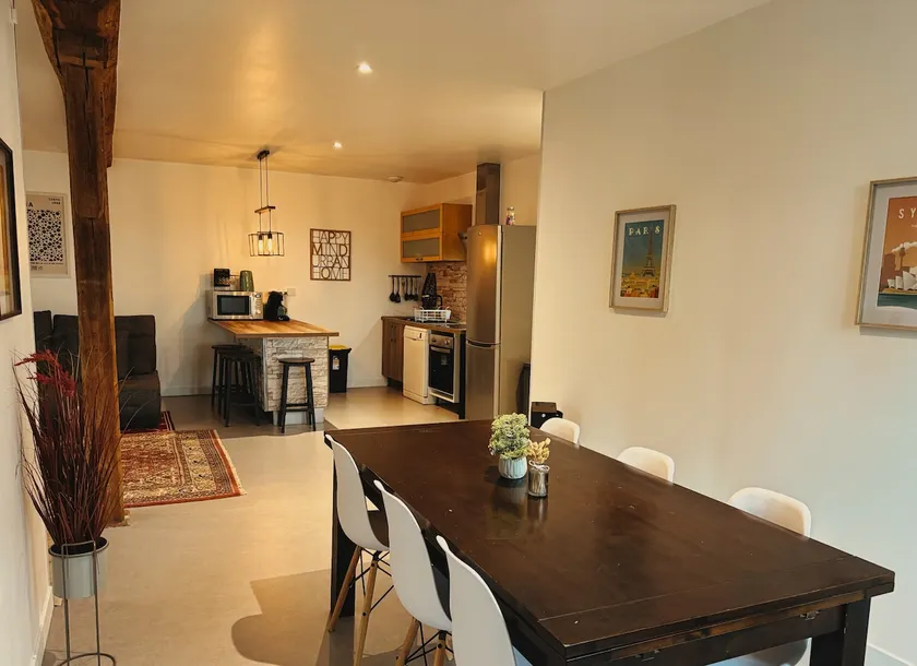 Family home 4 bedrooms up to 13 people - Image 1