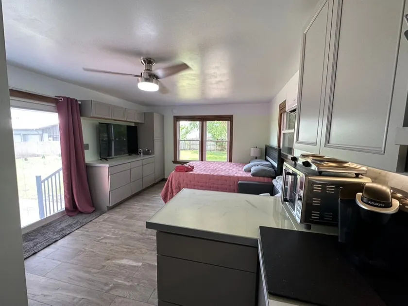 Home in Washington - Suite B - Image 1