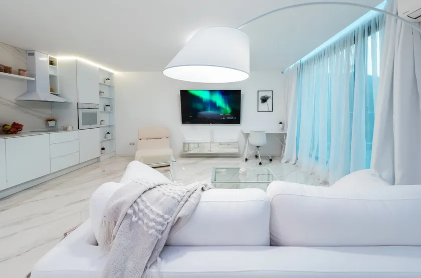 Emirates White Sensation - Image 1
