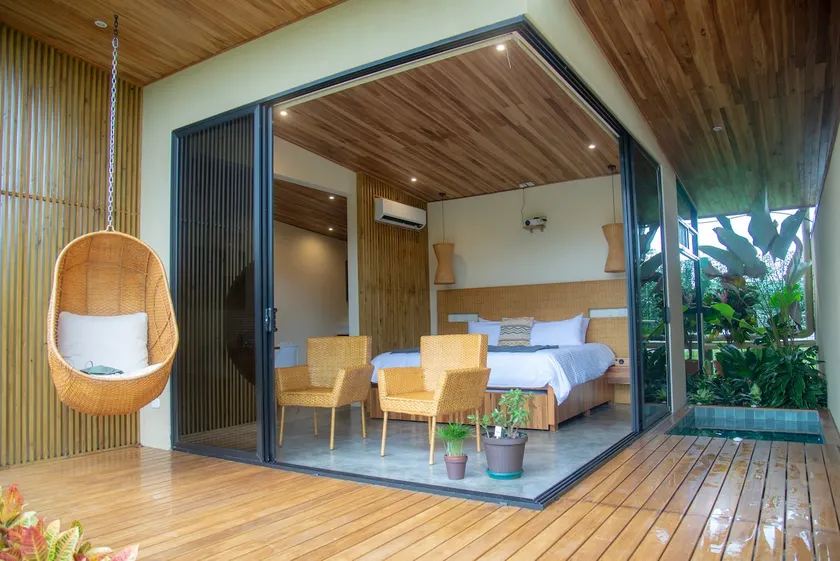 Charming Villa with Hot Tub - Image 1