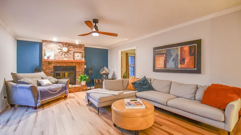 Spacious Home, Fireside Charm - Image 1