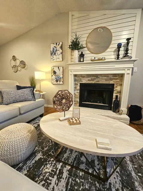 A Time to Unwind: Cozy Beautiful Elec Fireplace - Image 1