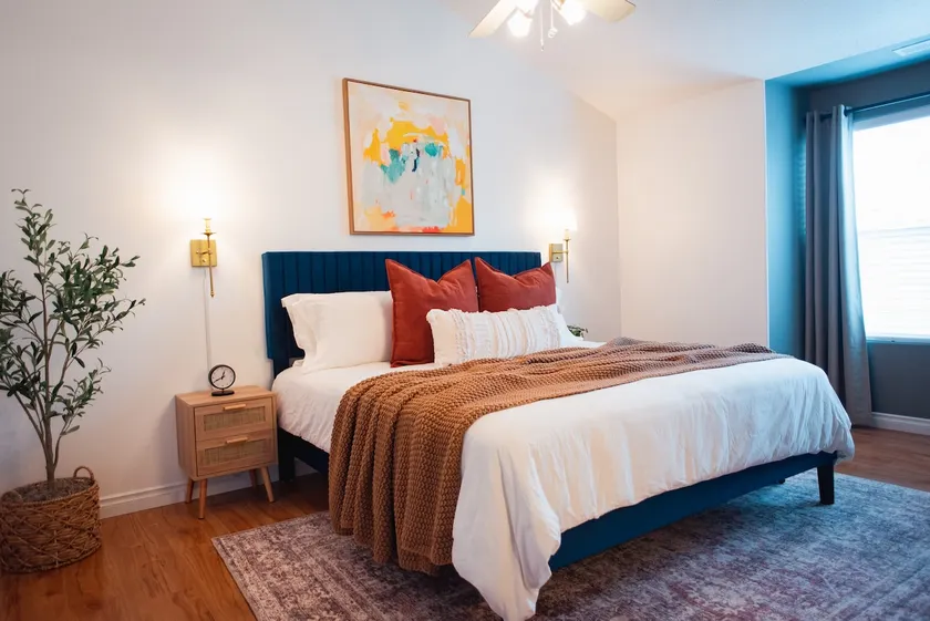 AC| KING Bed| Fresh Updates| Near Nike/Intels - Image 1