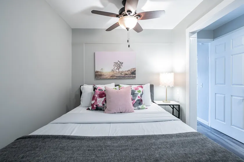 2BR Montrose Dream Suite 01 | Downtown Med Center - Image 1