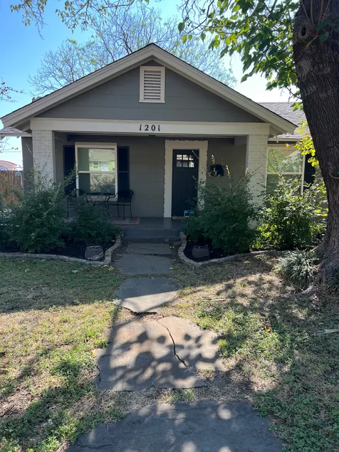 Stockyards, Dickies, W. 7th & More-Super Close! - Image 1