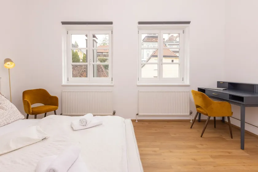 Attic apartment on Berggasse - Image 1