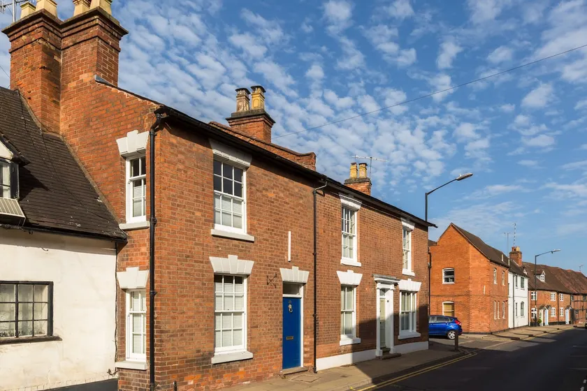Cosy 2Bed, Central Warwick & Parking - Image 1