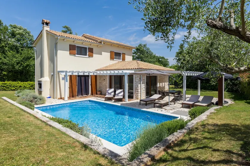 Vila Seksta, 4 Bedroom, Private Pool and Sauna - Image 1