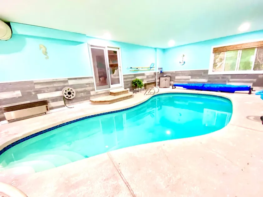 Sleeps 10, Indoor Pool, Hot Tub, Pups Ok - Image 1