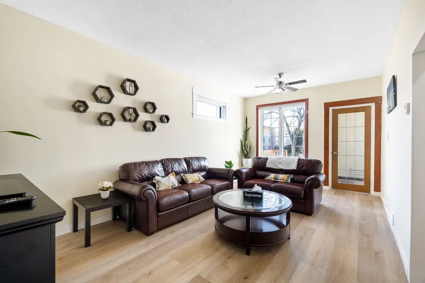Cozy Home with FREE Garage Parking - Image 1