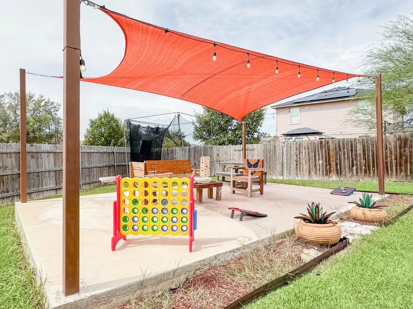 Spacious 4br 2half 5bh Family Fun Huge Yard - Image 1