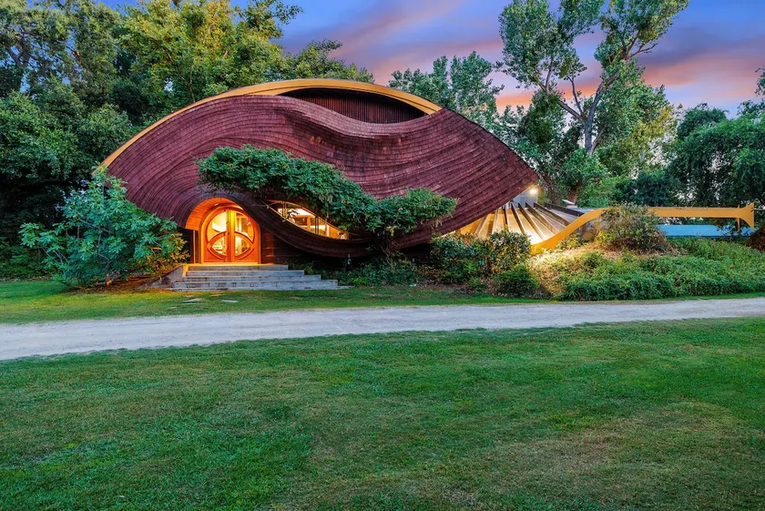 Hobbit House at Collins Creek - Image 1