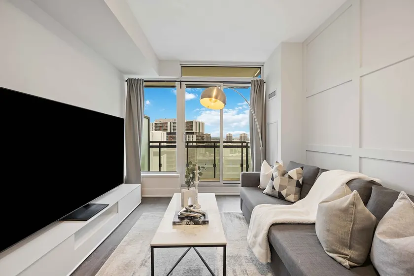 Cozy Suite in DT Markham Core - Image 1