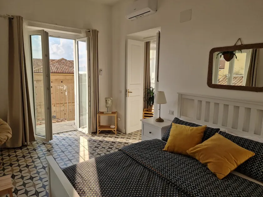Circe Apartment - Image 1