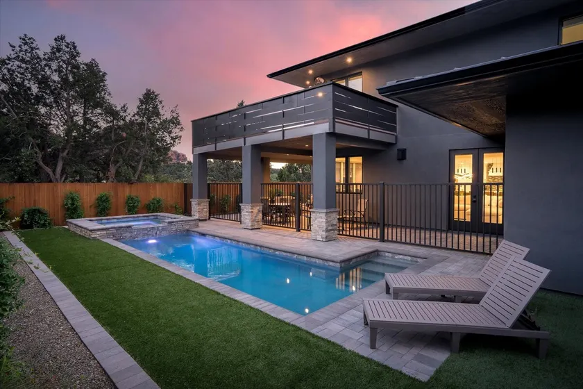 Modern Oasis: Pool & Spa, VIEWS, 6 king beds - Image 1