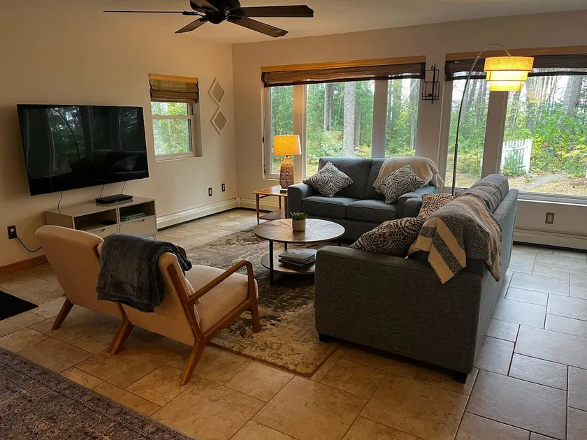 4 Seasons Superior Beach House - Image 1
