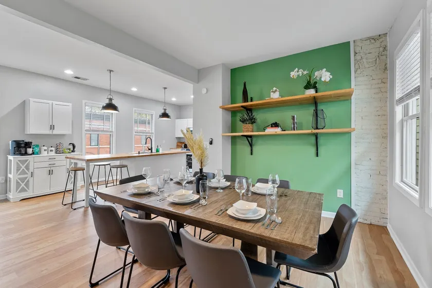 Walkable Central Brady Street Retreat - Image 1