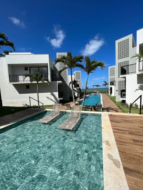 New beachfront apartment - Image 1