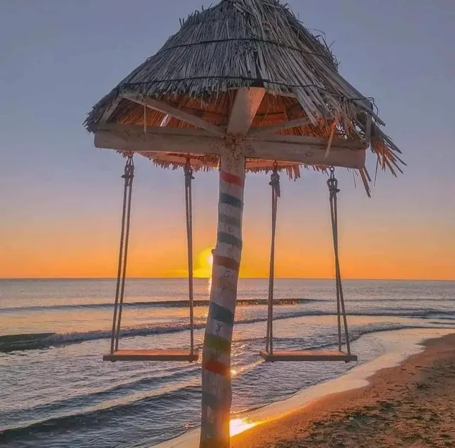 resident has a sea view - Image 1
