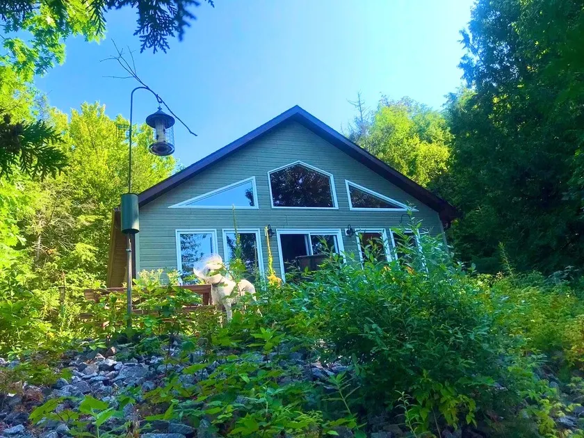 Water Front Cottage - Image 1