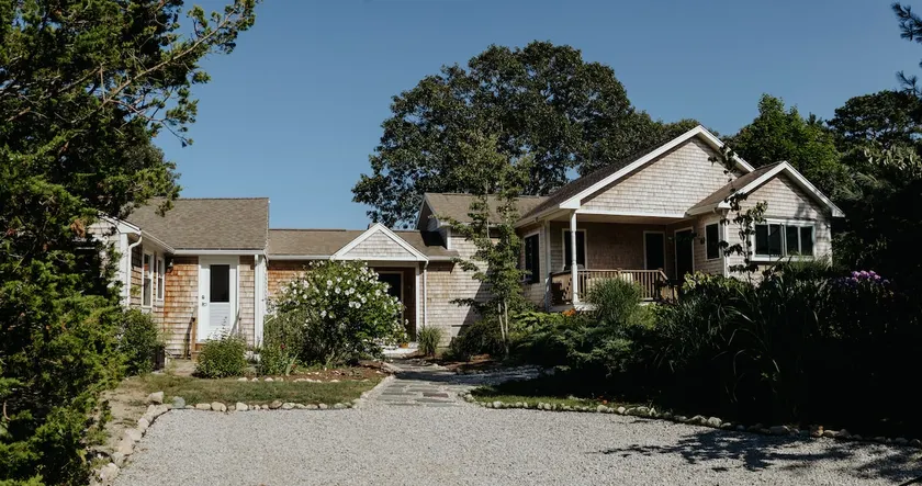Spacious Beachfront House on Cape Cod Bay - Image 1