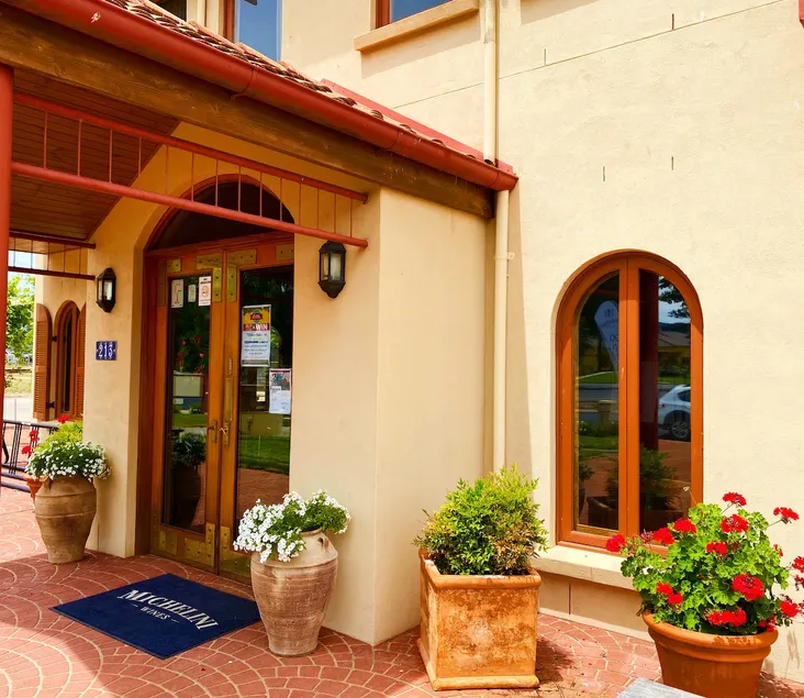 Tuscan Villa in Myrtleford - Image 1