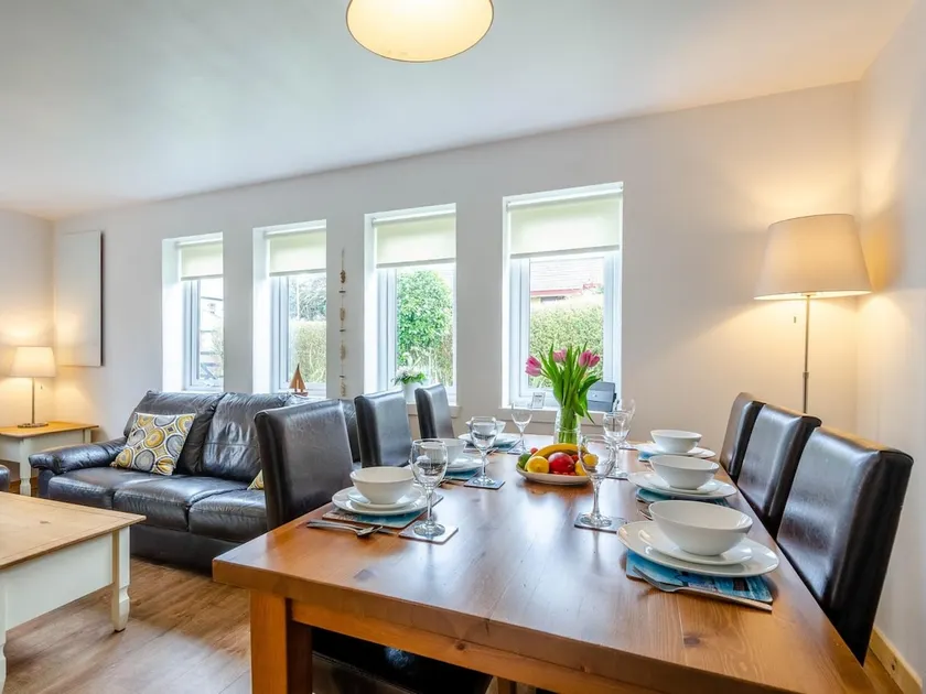 Cosy 3 bedroom home in centre of Brodick - Image 1