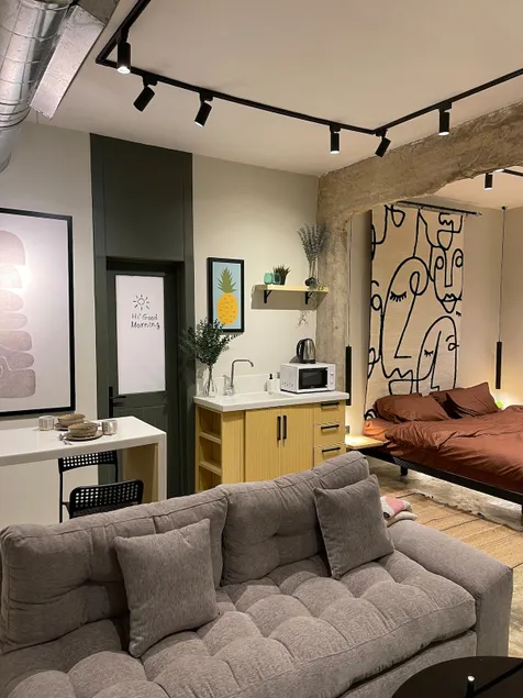 Studio with a distinctive and unique design - Image 1