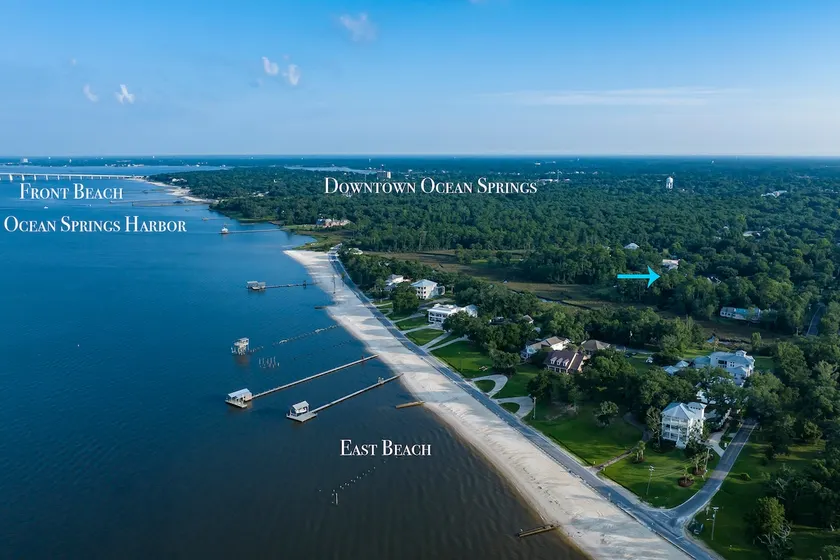 GULF VIEW PLACE - 3 1/2 MINUTE WALK TO EAST BEACH! 1.7 MILES TO CENTER OF TOWN! - Image 1