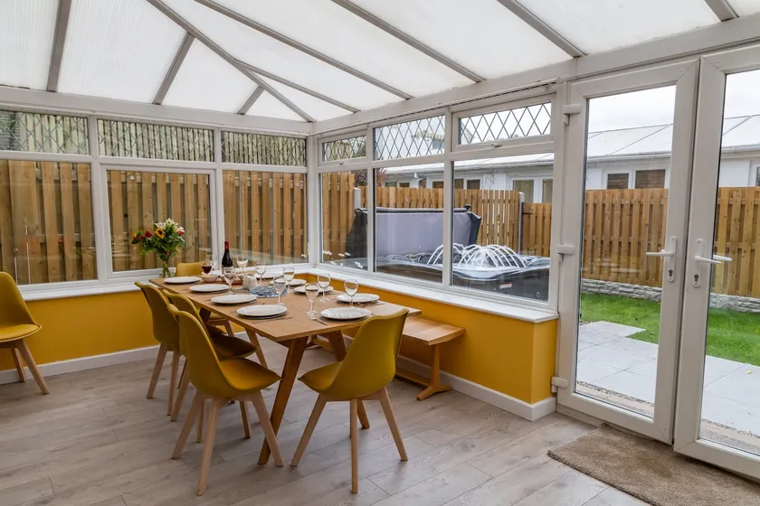 Spacious Cottage with Private Hot Tub - Image 1