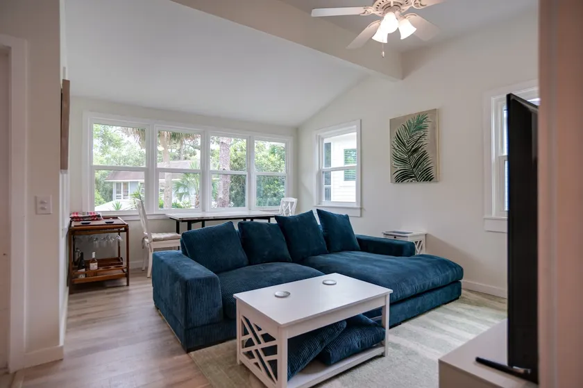 Newly Renovated Duplex- 4th Row - Image 1
