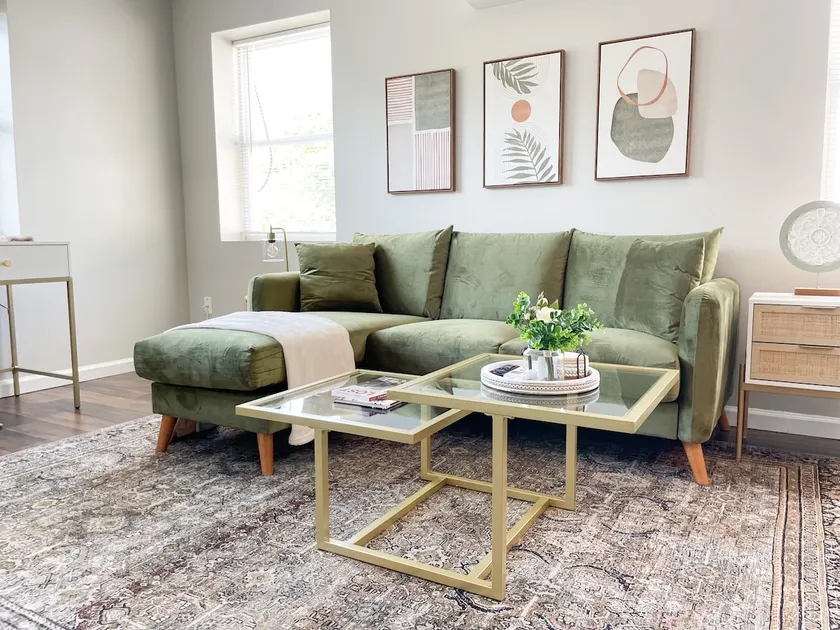 *Contemporary 1 BR by Xavier & Downtown w/ parking - Image 1