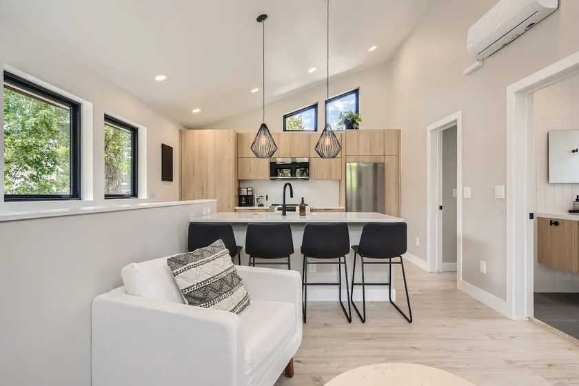 Modern 2BD Guest House | Walkable | Parking - Image 1