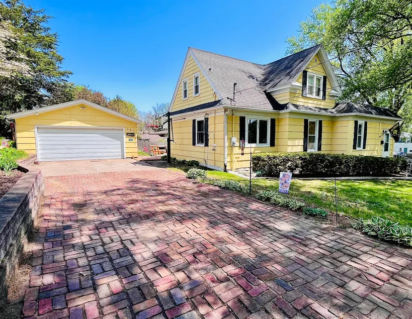 Entire Home- Hill House 4BR/2BA - Image 1