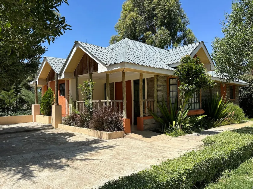 2Bedroom Fully furnished cottage - Image 1