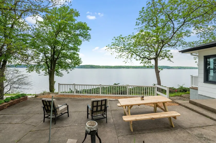 Relax Eagle's Nest on the Mississippi River Nauvoo - Image 1