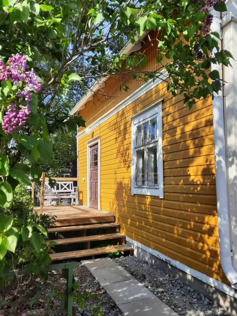 Idyllic small house in the city center - Image 1