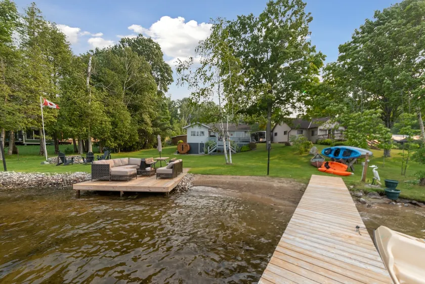 Kashwakamak Lake Cottage (Sauna and Hot tub!) - Image 1