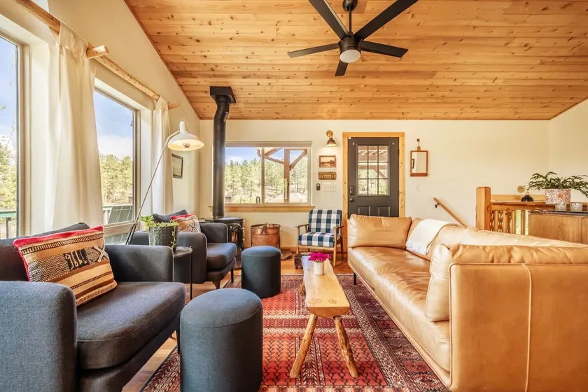 Design Cabin | Hot Tub | Private Ridge Hike - Image 1