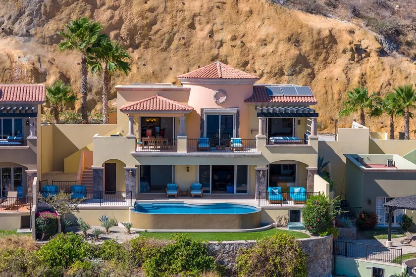 Unique Renovated Montecristo 3 BR at Quivira - Image 1