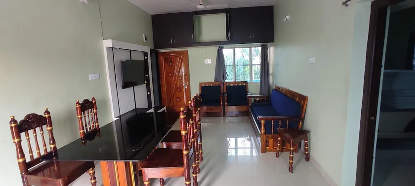 Gaur Homestay 1BHK Deluxe AC Family Apartment - Image 1