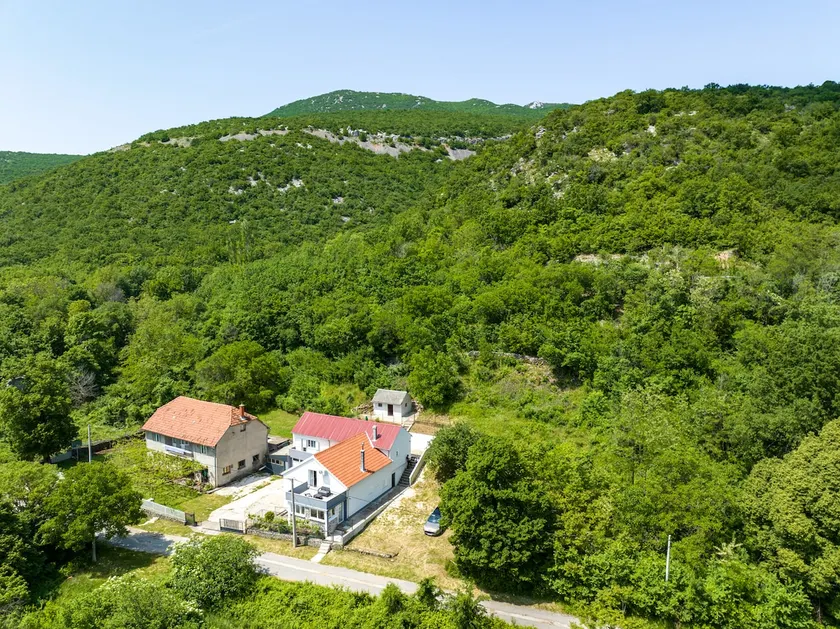 Zrmanja Vrelo - spacious house for nature lovers - Image 1