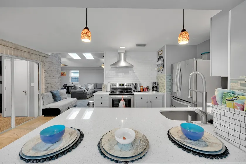 Casa D - Cozy Beach Home & Pool - Image 1